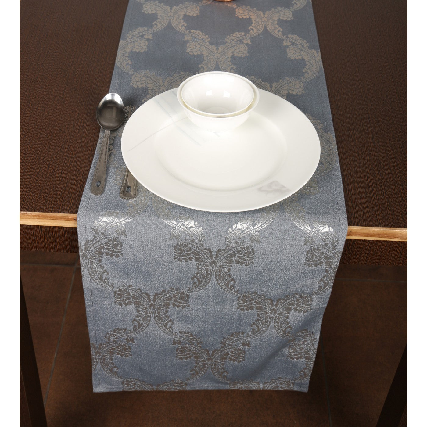 Sophisticated Elegance Ogee Jacquard Table Runner for Timeless Dining Décor