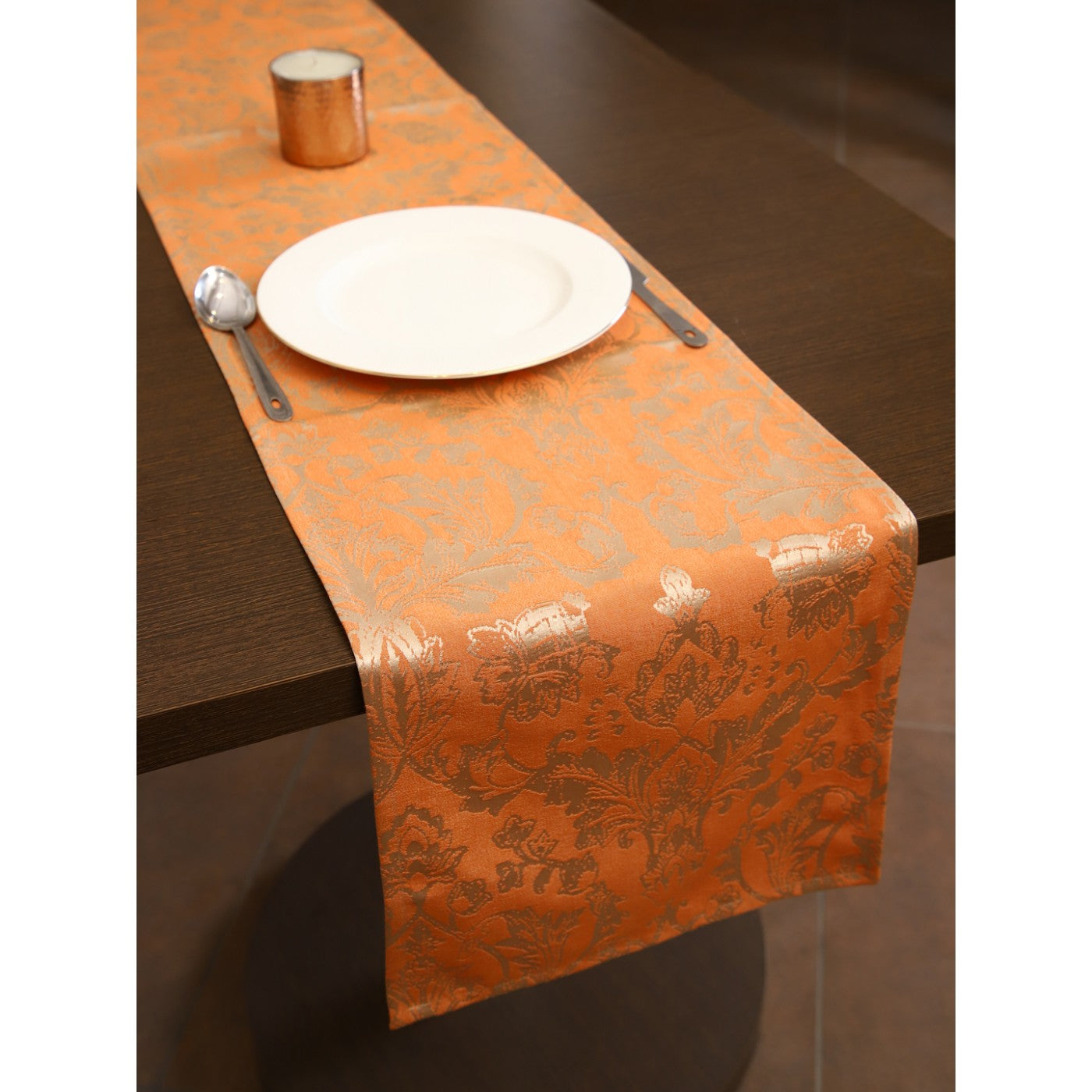 Jacquard Table Runner Unveiling Traditional Elegance, Abstract Sophistication, and Floral Charm