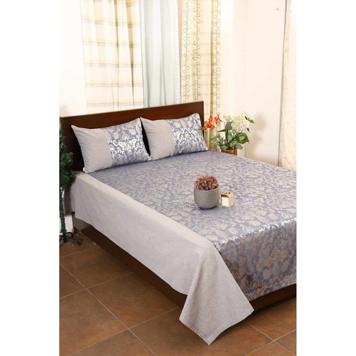 Elegant Fiore Jacquard Double Bed Cover Set with Matching Pillow Covers
