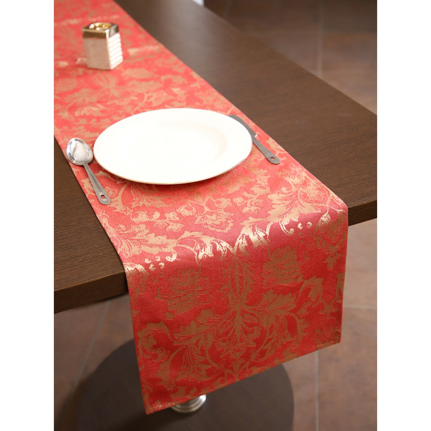 Jacquard Table Runner Unveiling Traditional Elegance, Abstract Sophistication, and Floral Charm